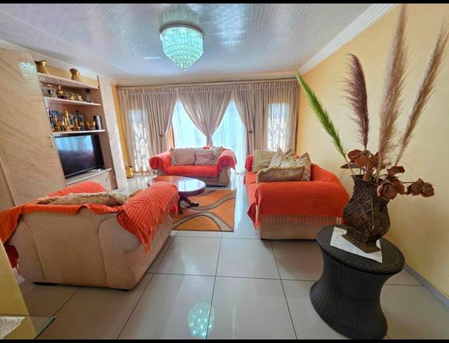 5 BEDROOM PROPERTY TO RENT IN THE ORCHARDS